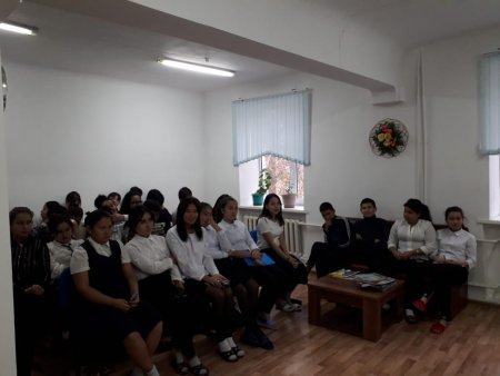 Ақтөбе өндірістік технологиялар мен басқару колледжінің студенттерімен кездесу