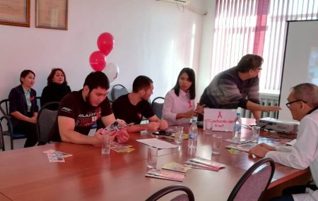 Ақтөбе қаласындағы ЖИТС-пен күрес Дүниежүзілік кампания аясындағы баспасөз конференциясы