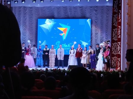 Ақындар сайысына қатысу