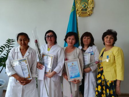 Медицина қызметкері күнімен!