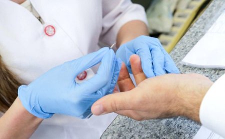 АИТВ мәртебесін білу екі маңызды артықшылық береді: