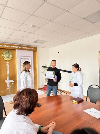 В СПИД центре наградили лучших аутрич работников