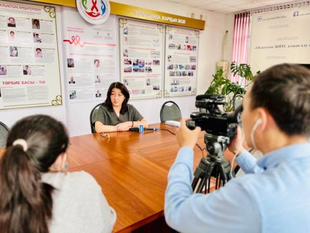 ЖИТС орталығының дәрігерлері АИТВ-ға тегін және жасырын негізде тестілеудің қолжетімділігі туралы айтып берді