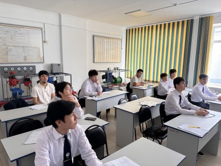 Колледж студенттерімен кездесу